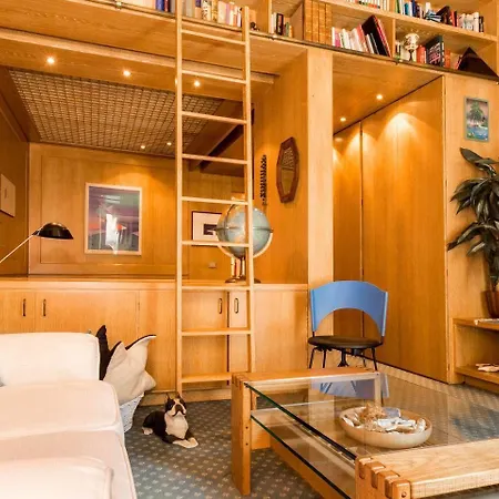Joivy Charming With Terrace In The Very Heart Of Apartmán