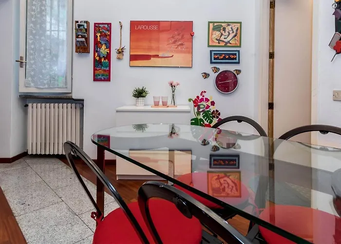 Apartmán Joivy Charming With Terrace In The Very Heart Of