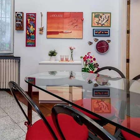 Apartman Joivy Charming With Terrace In The Very Heart Of